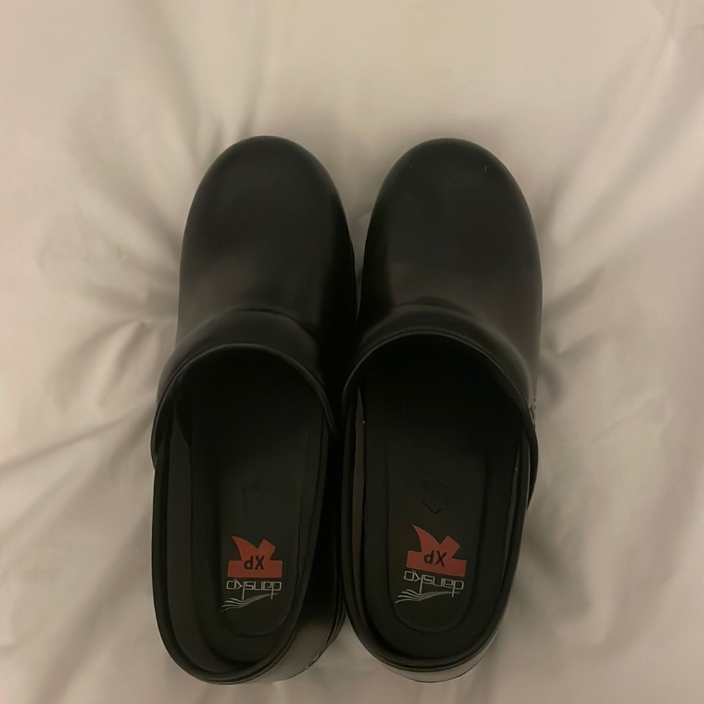 Like new condition danskos